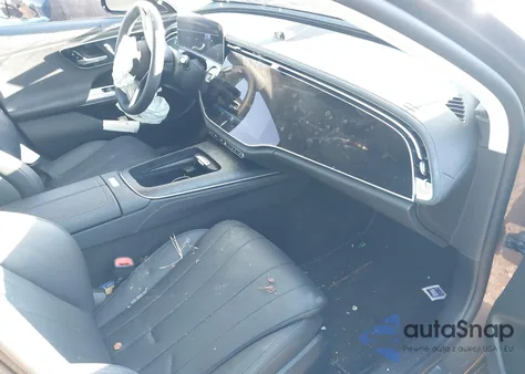 2024 Mercedes-Benz E 350 z USA, uszkodzony, nr VIN W1KLF4HB0RA040925